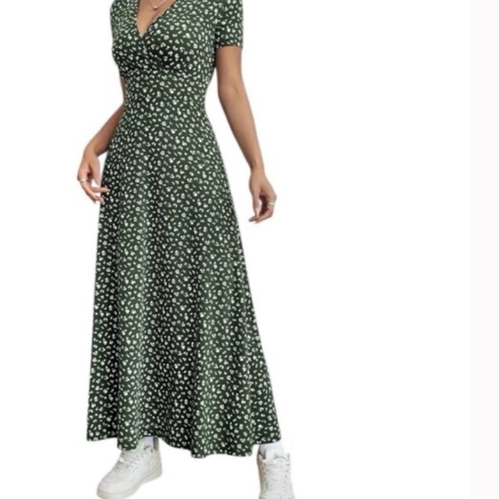 Elegant Green Floral Maxi Dress - Picture 3 of 3